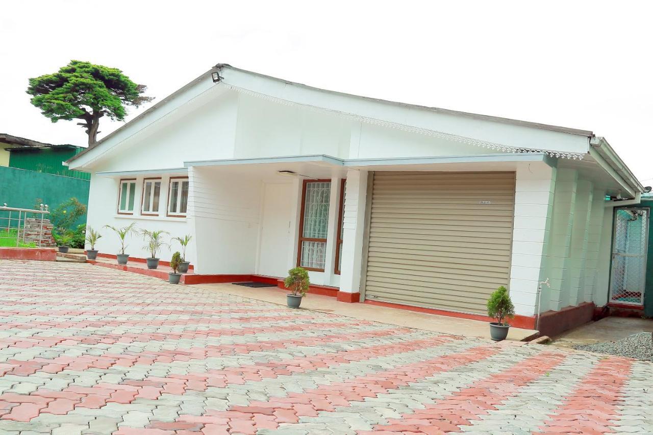 Oyo 238 Selva'S Guest House Nuwara Eliya Ngoại thất bức ảnh